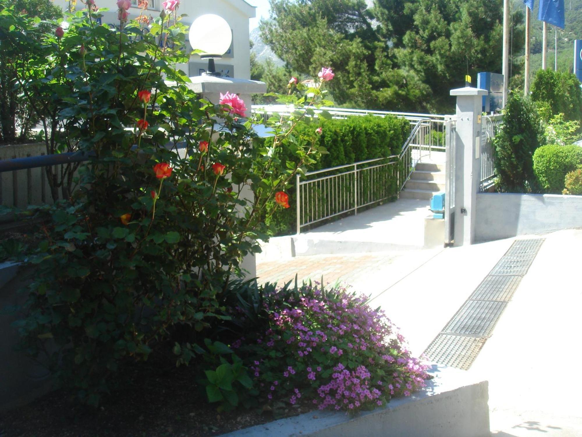 Aparthotel Pecic กราดัซ ภายนอก รูปภาพ