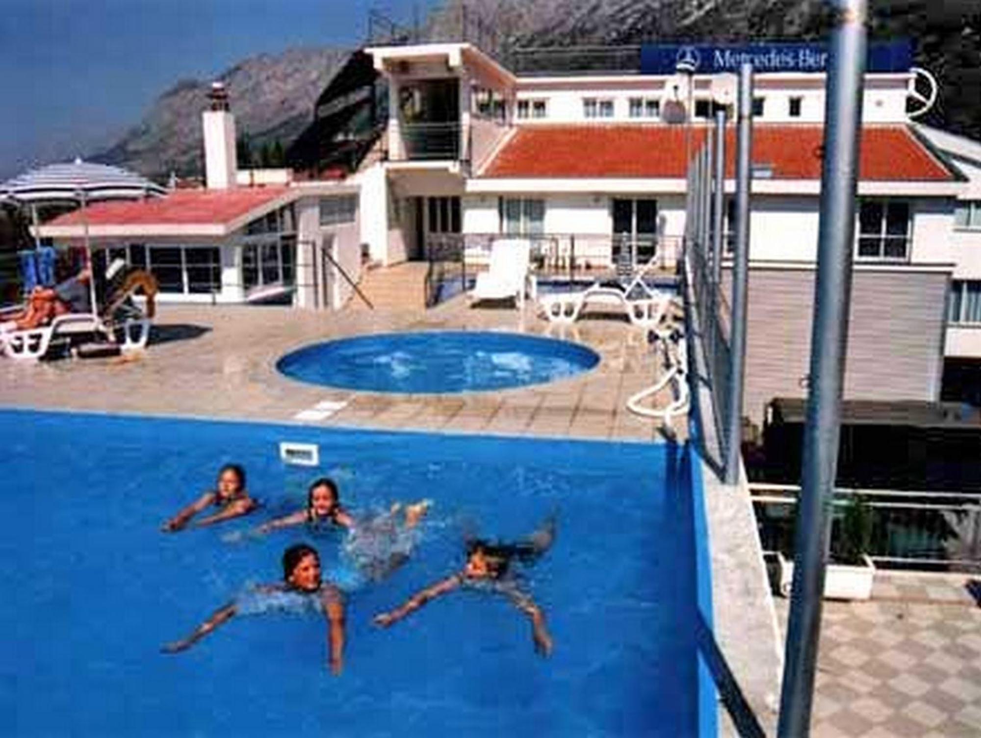 Aparthotel Pecic กราดัซ ภายนอก รูปภาพ
