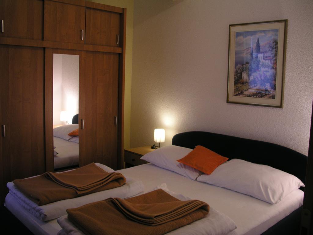 Aparthotel Pecic กราดัซ ภายนอก รูปภาพ