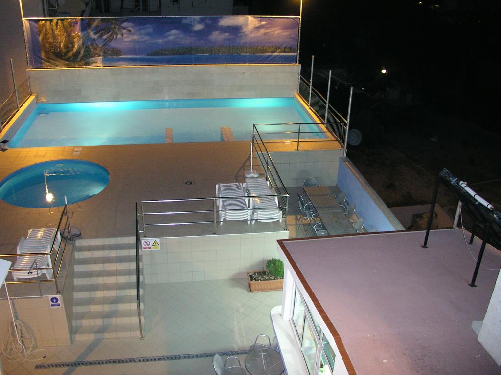 Aparthotel Pecic กราดัซ ภายนอก รูปภาพ