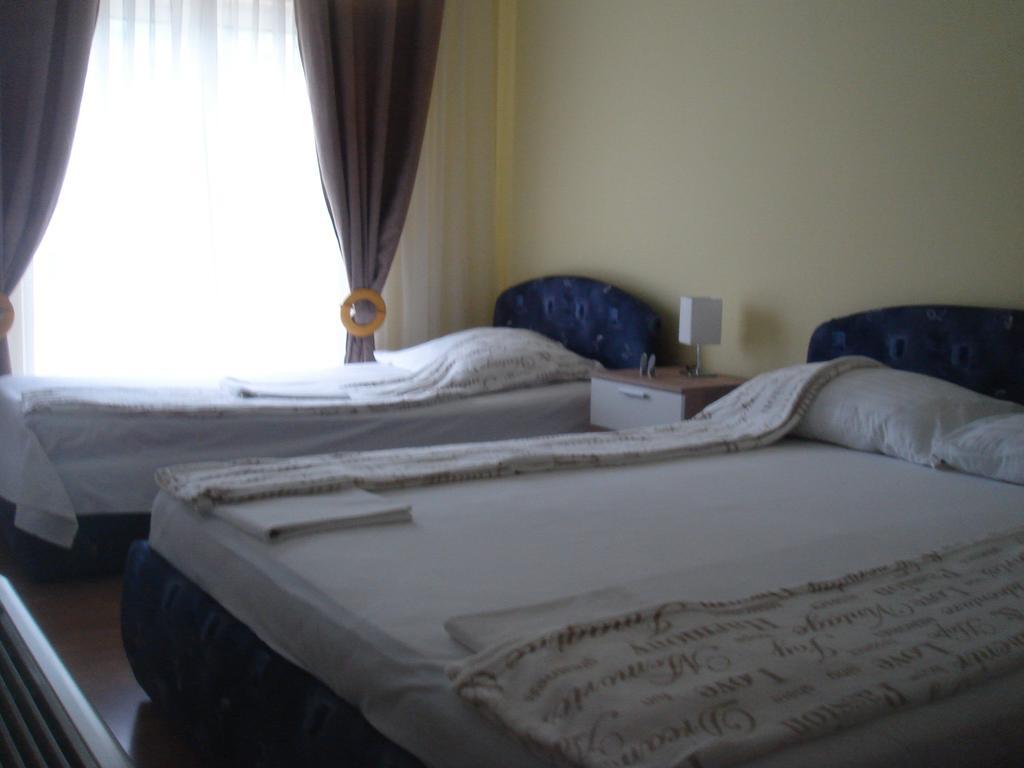 Aparthotel Pecic กราดัซ ภายนอก รูปภาพ
