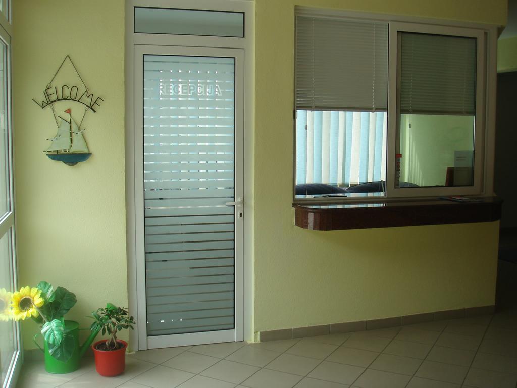 Aparthotel Pecic กราดัซ ภายนอก รูปภาพ