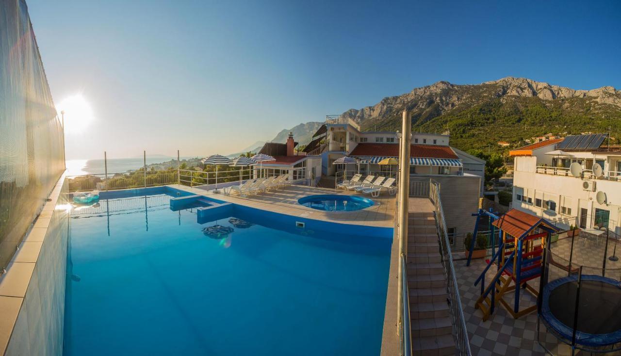Aparthotel Pecic กราดัซ ภายนอก รูปภาพ