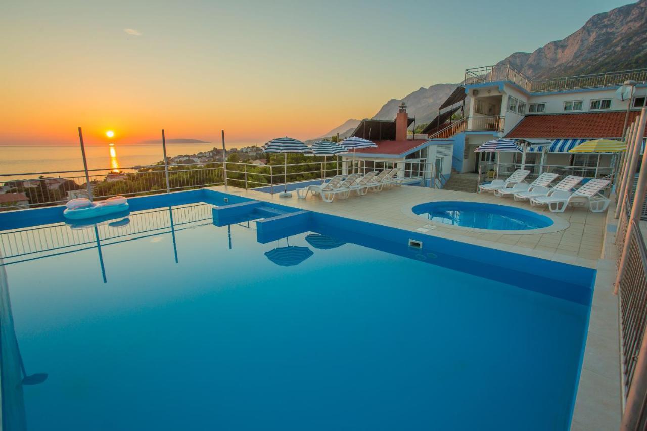 Aparthotel Pecic กราดัซ ภายนอก รูปภาพ