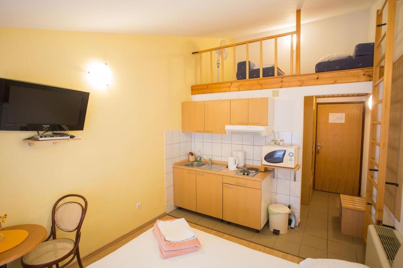 Aparthotel Pecic กราดัซ ภายนอก รูปภาพ
