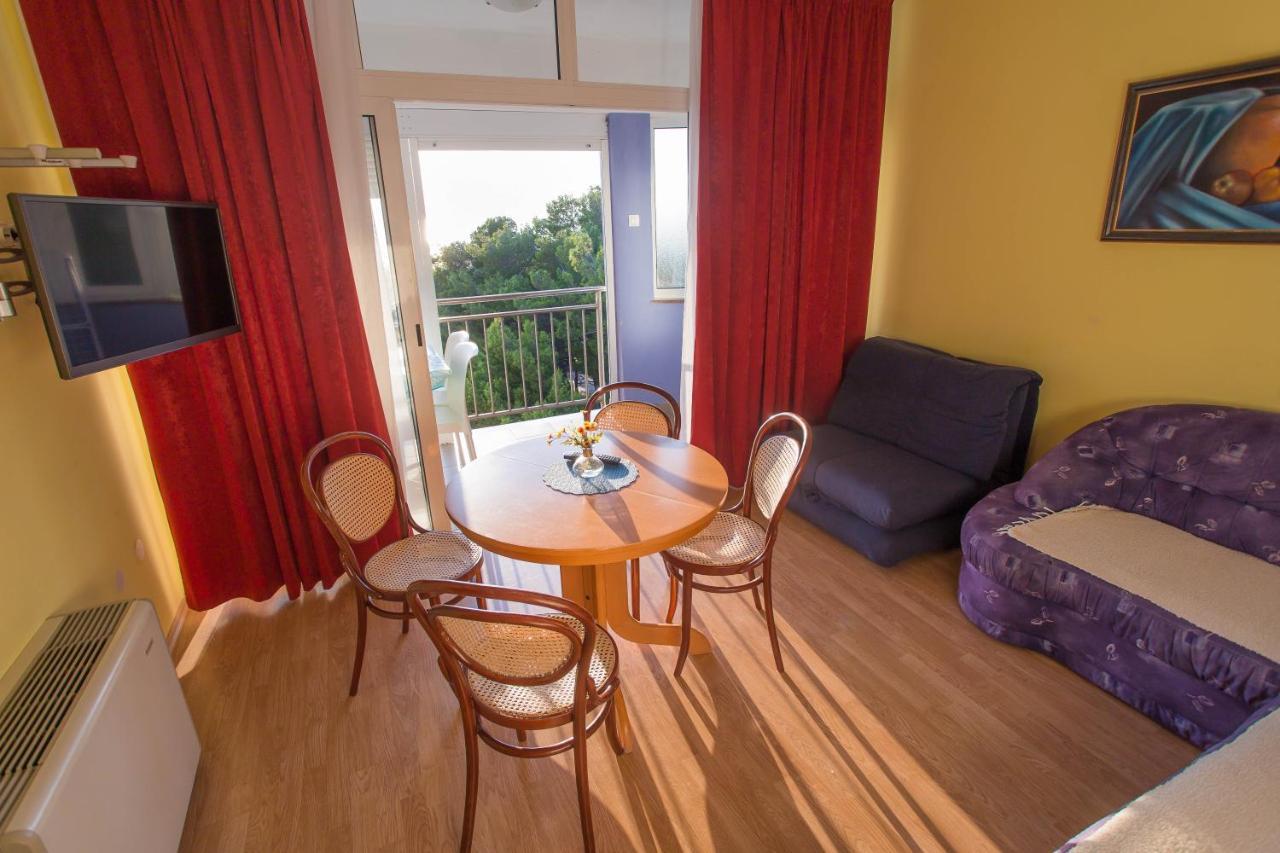 Aparthotel Pecic กราดัซ ภายนอก รูปภาพ